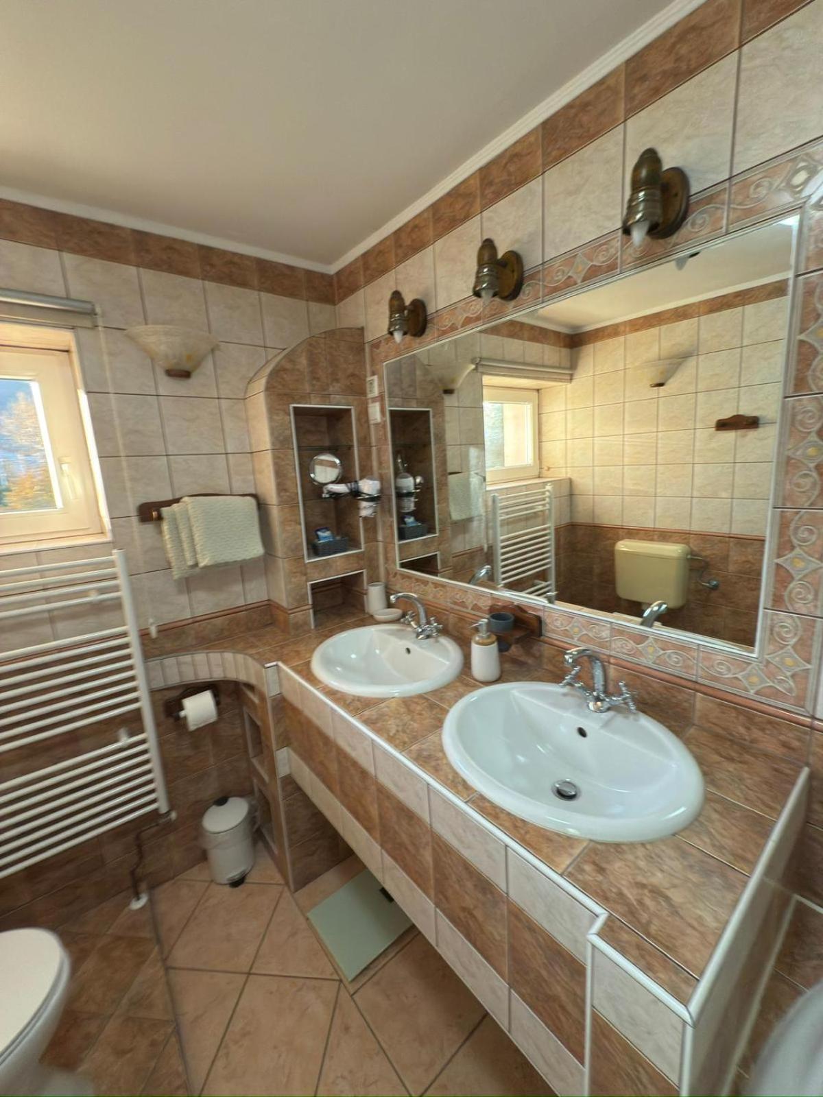 Sobe-apartma Privatunterkunft Marburg